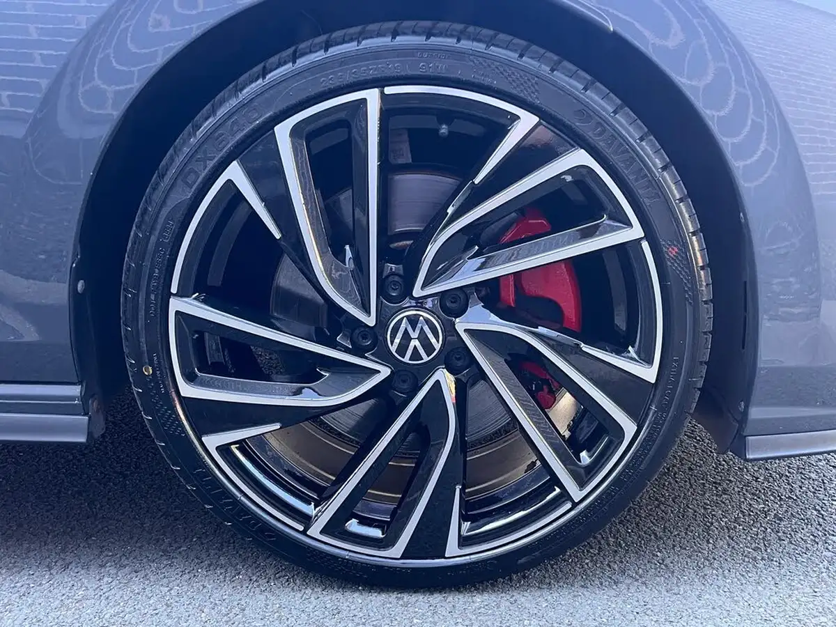 2021-volkswagen-golf-20-tsi-gti-big-3