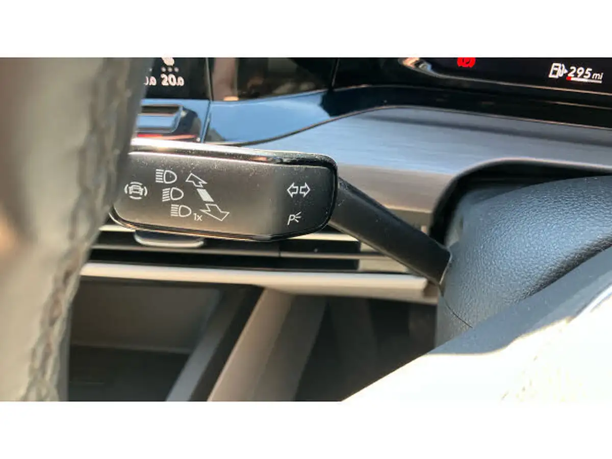 2020-volkswagen-golf-15-tsi-style-150ps-hatchback-big-25