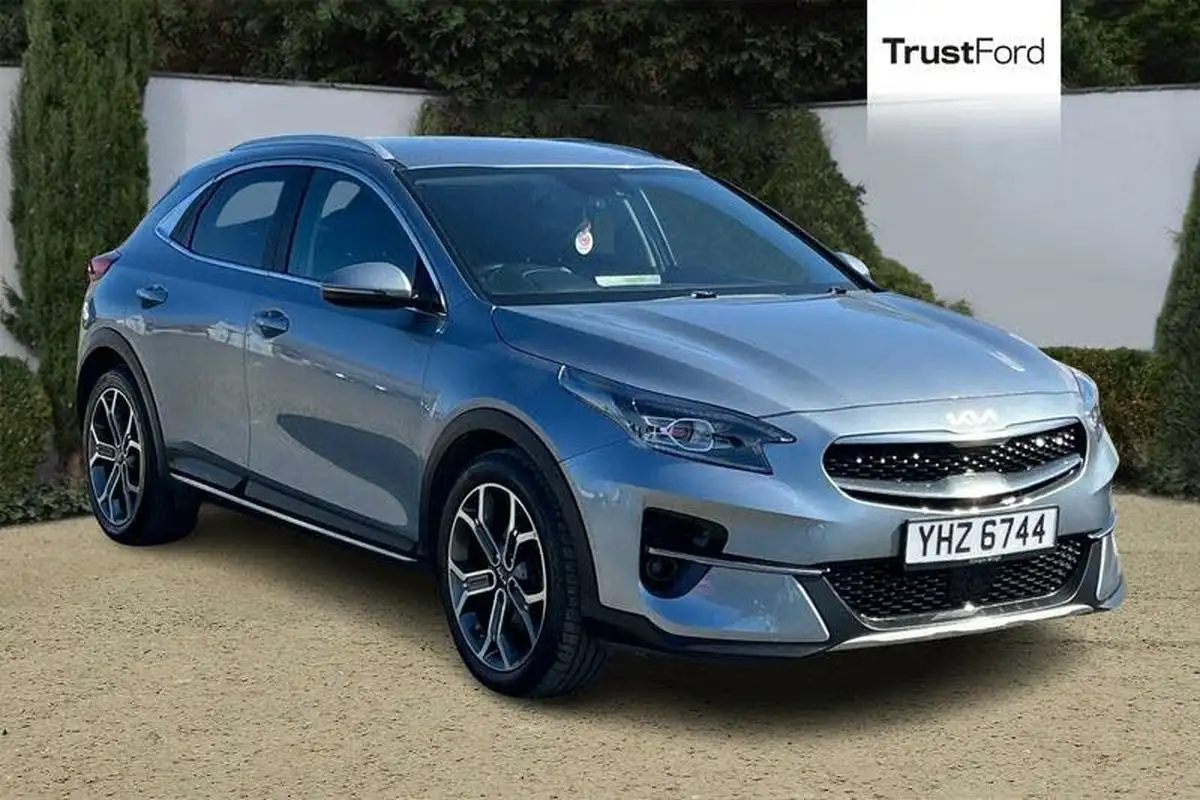 2022-kia-xceed-15-t-gdi-3-big-0