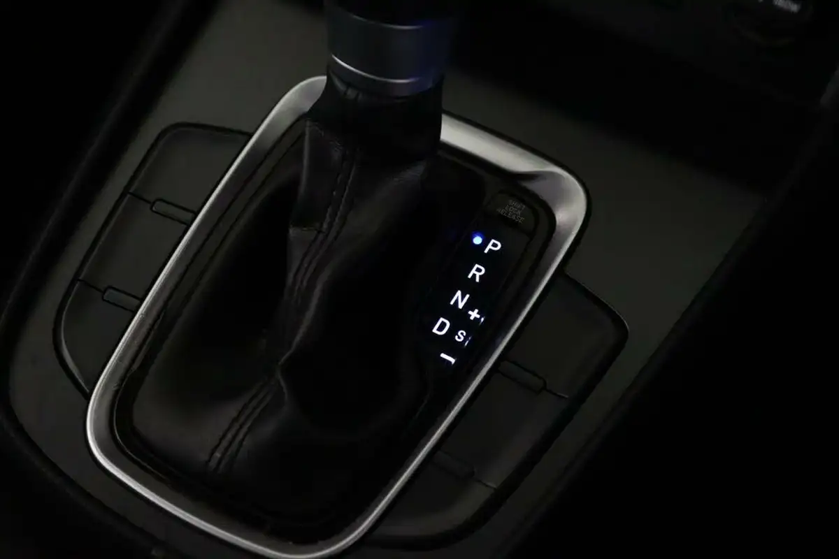 2022-hyundai-kona-16-gdi-se-connect-big-22