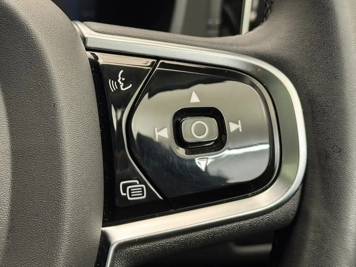 2022-volvo-xc60-20-b5-ultimate-big-26