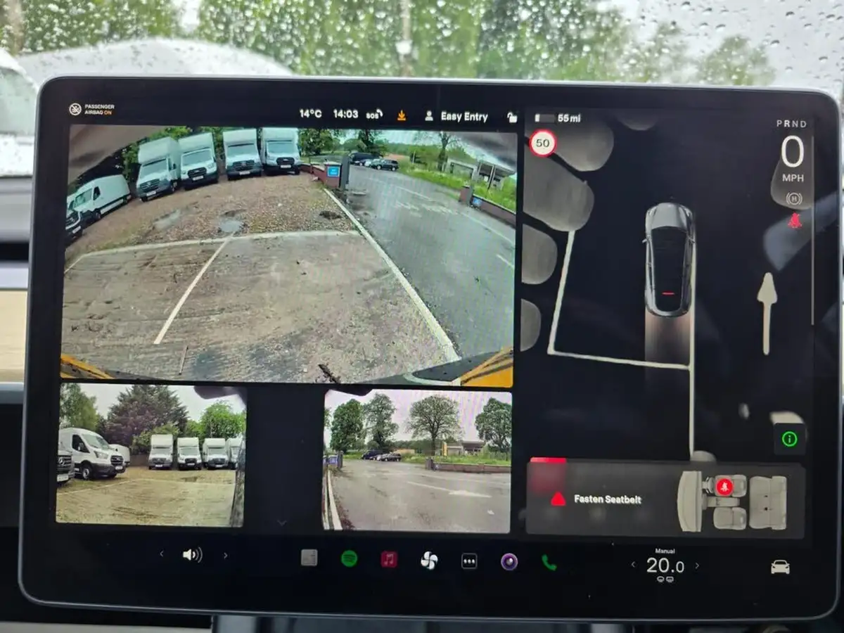 2023-tesla-model-y-e-rwd-big-12