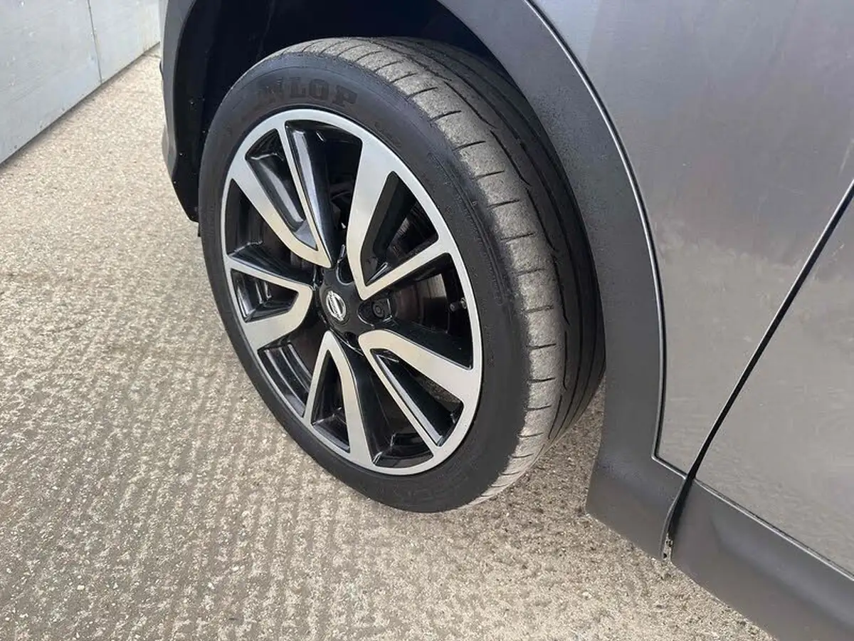 2015-nissan-qashqai-12-tekna-xtronic-cvt-big-20