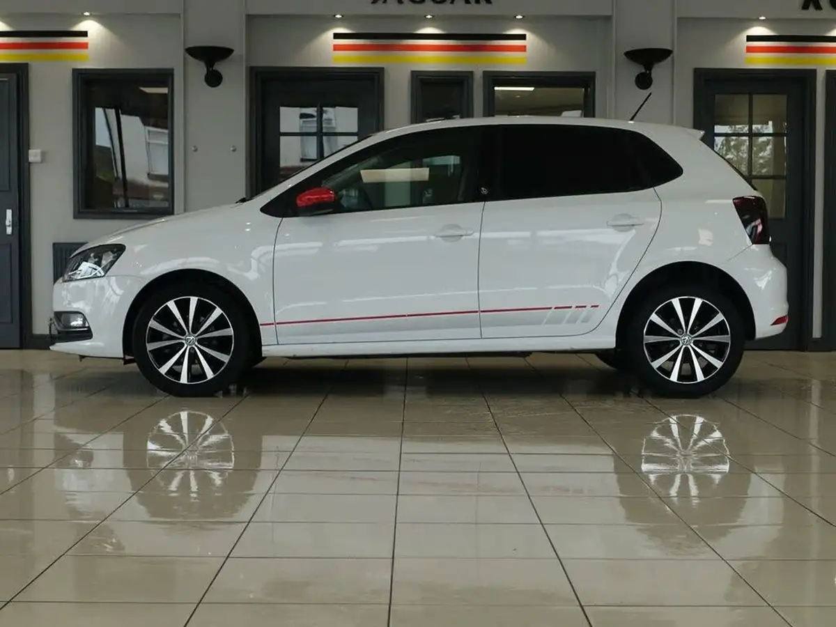 2017-volkswagen-polo-10-beats-65ps-ss-5d-big-9