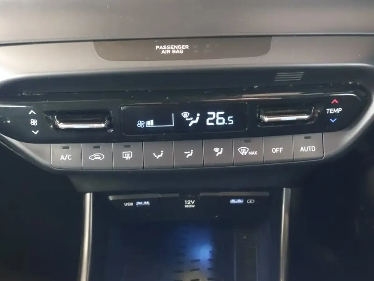 2022-hyundai-bayon-10-t-gdi-premium-120ps-big-12