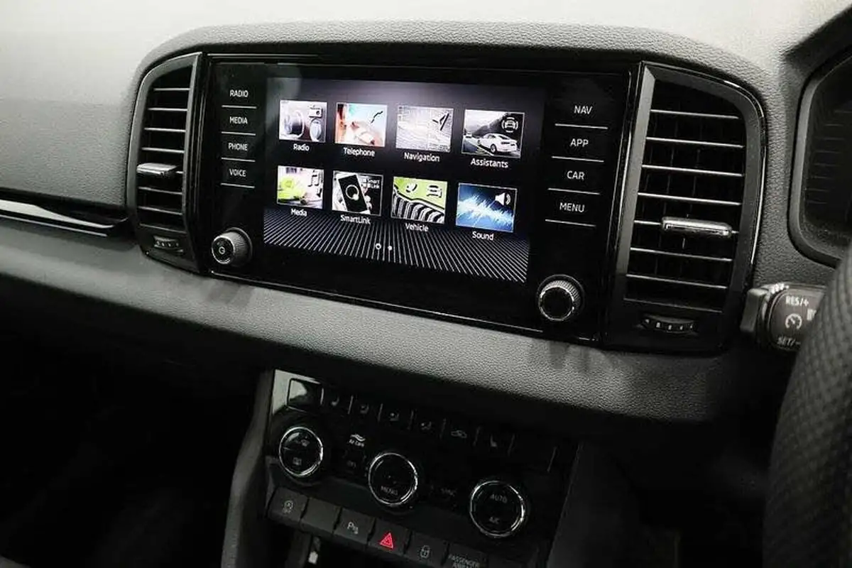 2024-skoda-karoq-20-tsi-sportline-big-11