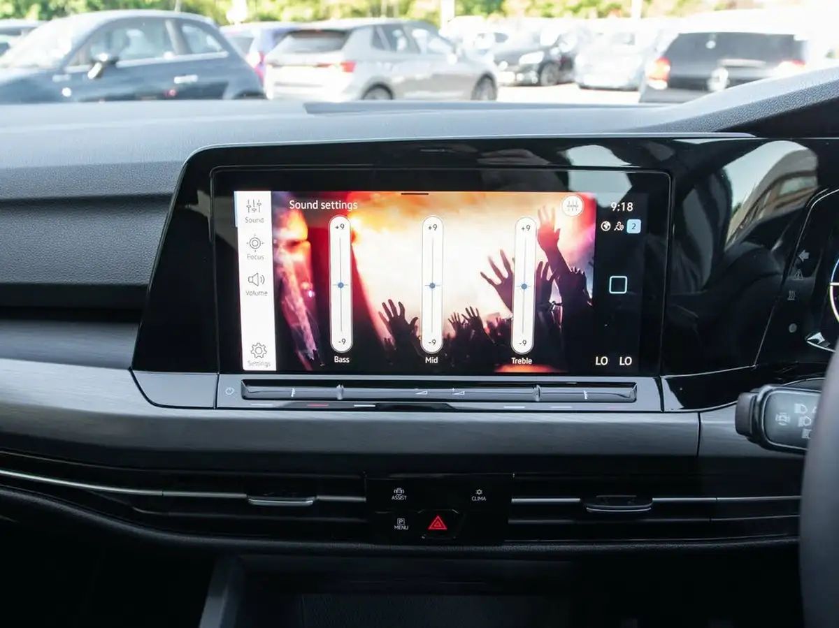 2020-volkswagen-golf-15-tsi-style-150ps-hatchback-big-26