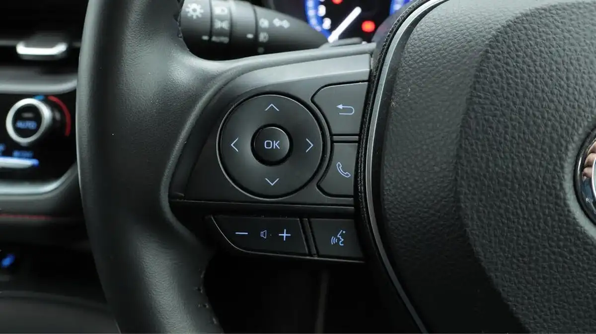 2020-toyota-corolla-20-vvt-i-excel-spare-wheel-touring-sports-big-24