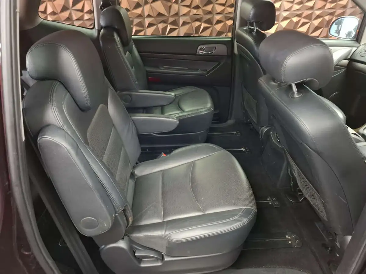 2016-kgm-ssangyong-turismo-22td-ex-big-14
