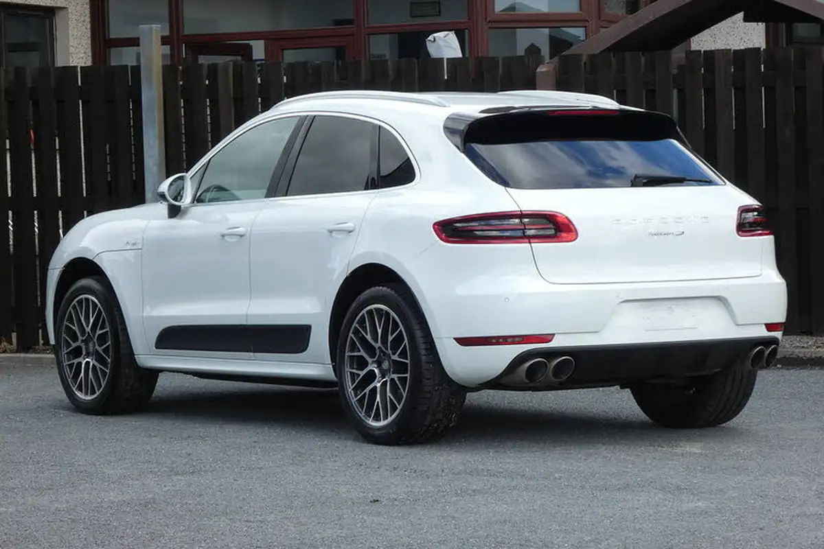 2016-porsche-macan-30td-s-big-3