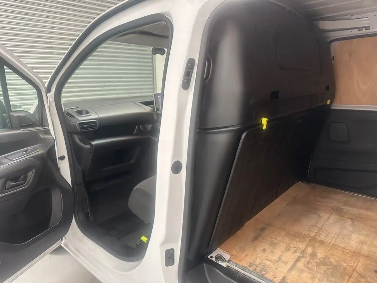 2023-peugeot-partner-15-bluehdi-950-professional-premium-100pseu6d-ss-big-26