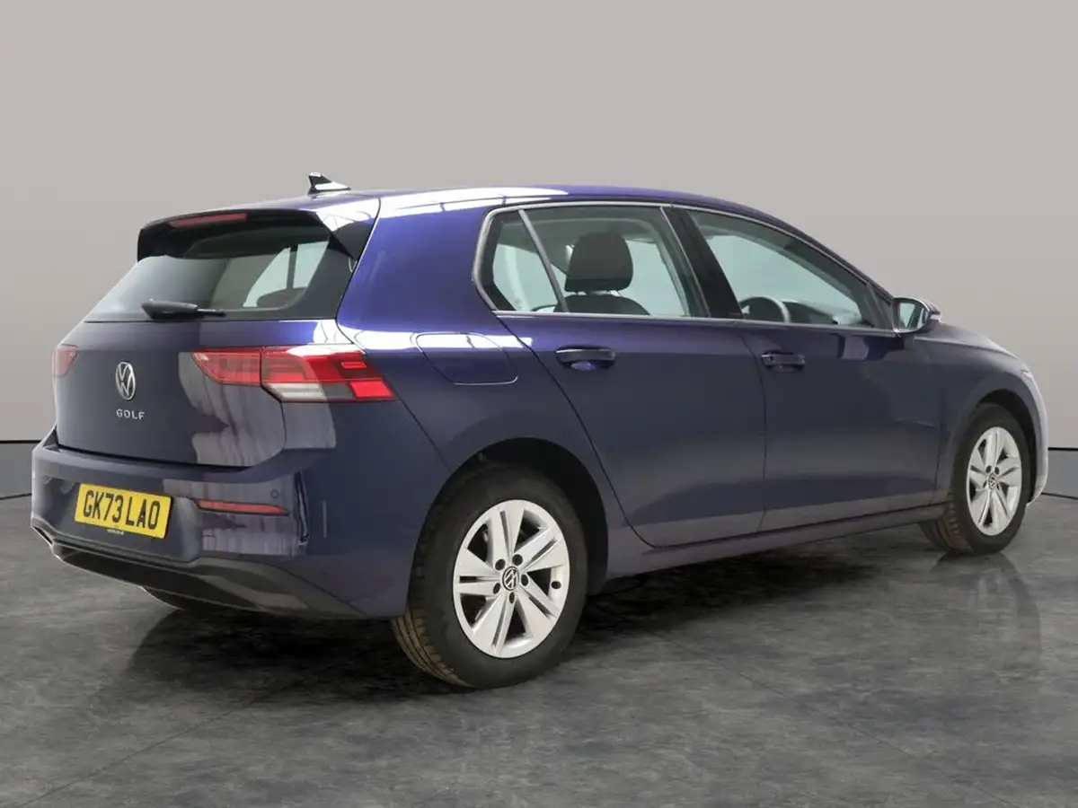 2023-volkswagen-golf-20tdi-life-hatchback-dsg-big-10
