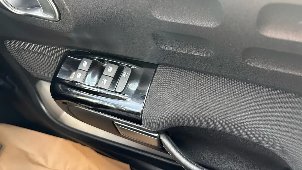 2023-citroen-c3-12-puretech-c-series-edition-83ps-ss-big-21