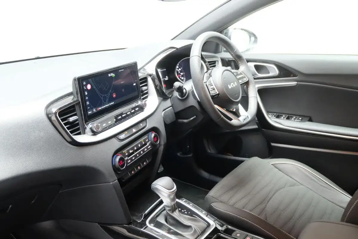2024-kia-pro-ceed-15-t-gdi-gt-line-138bhp-dct-big-11