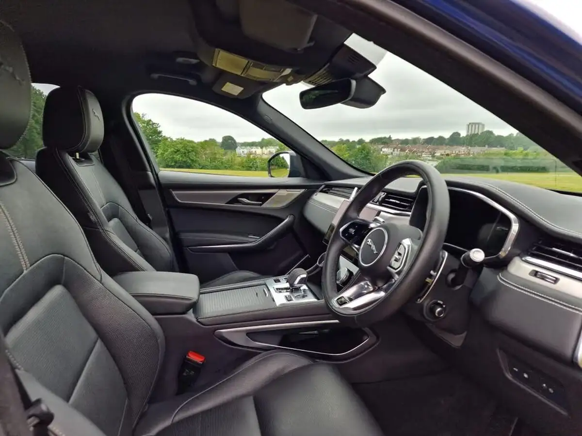 2021-jaguar-f-pace-20-p400e-r-dynamic-se-big-6