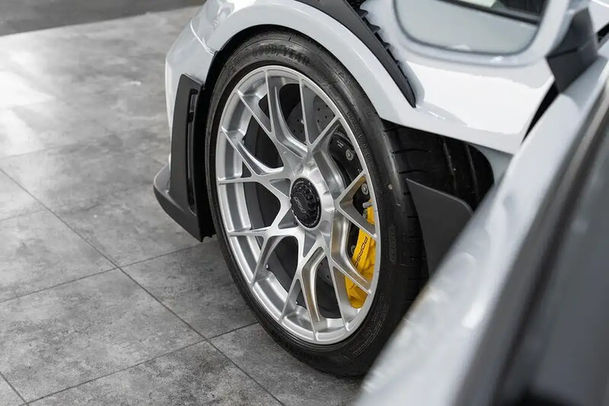 2024-porsche-911-40-gt3-rs-big-36