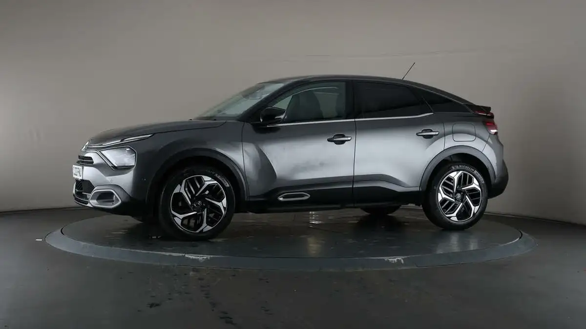 2022-citroen-c4-big-40