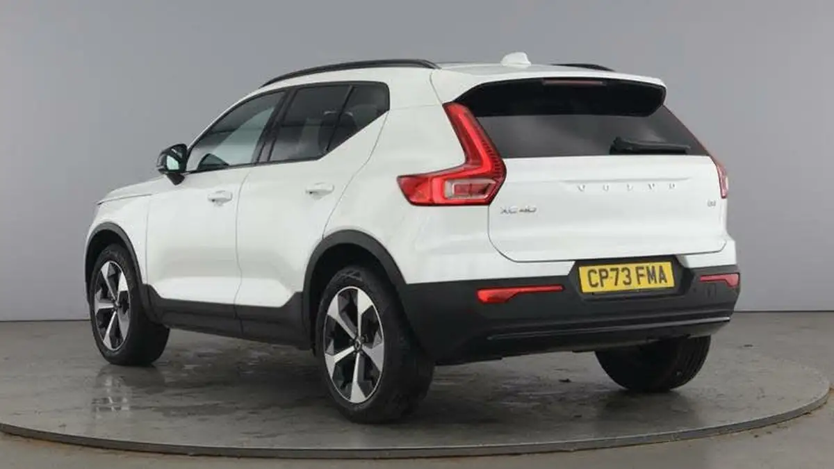 2023-volvo-xc40-20-b4-ultimate-big-2
