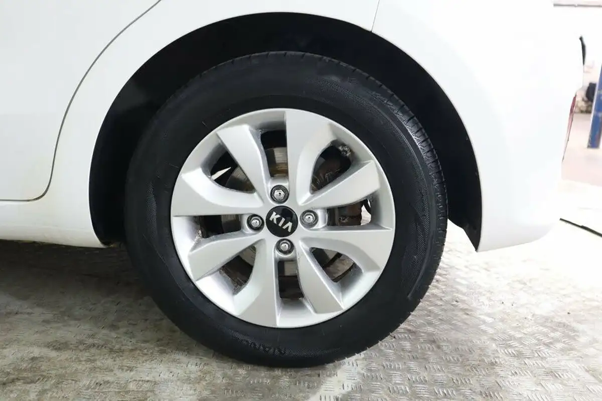 2016-kia-rio-125-sr7-5d-big-13