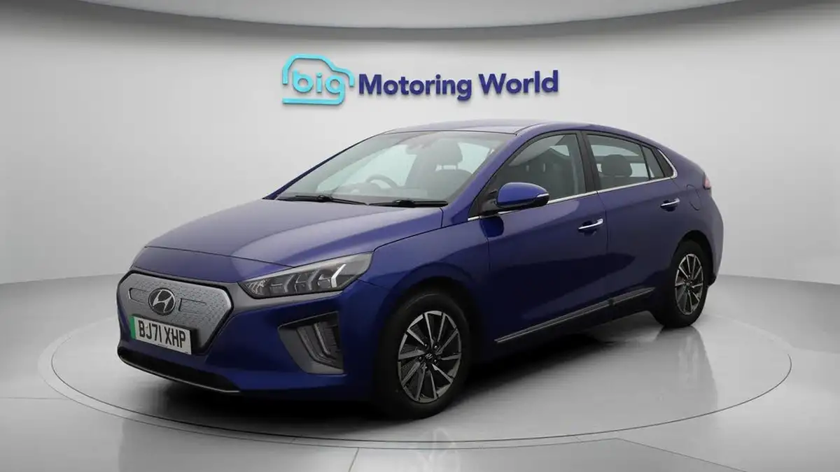 2022-hyundai-ioniq-e-premium-electric-big-3