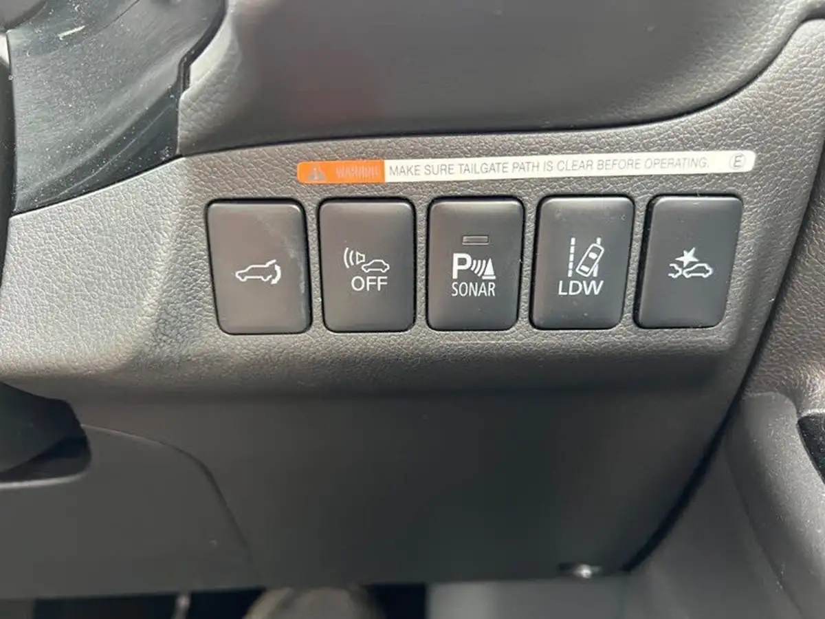 2016-mitsubishi-outlander-20-gx4hs-phev-big-23