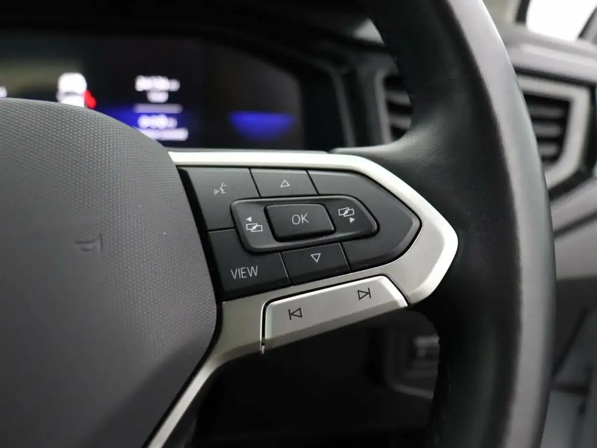 2022-volkswagen-polo-10-tsi-life-big-26