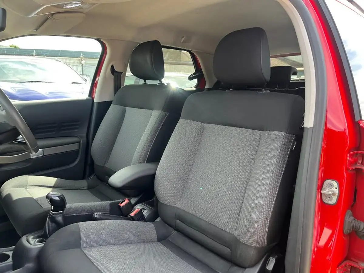 2015-citroen-c4-cactus-16bluehdi-flair-big-15