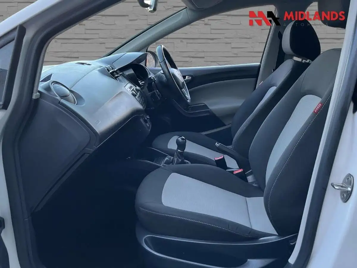 2015-seat-ibiza-14-toca-hatchback-5d-big-7