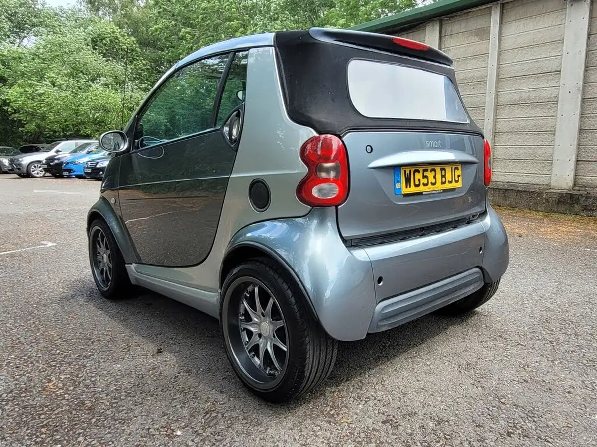 2003-smart-smart-07-passion-cabriolet-2d-big-5