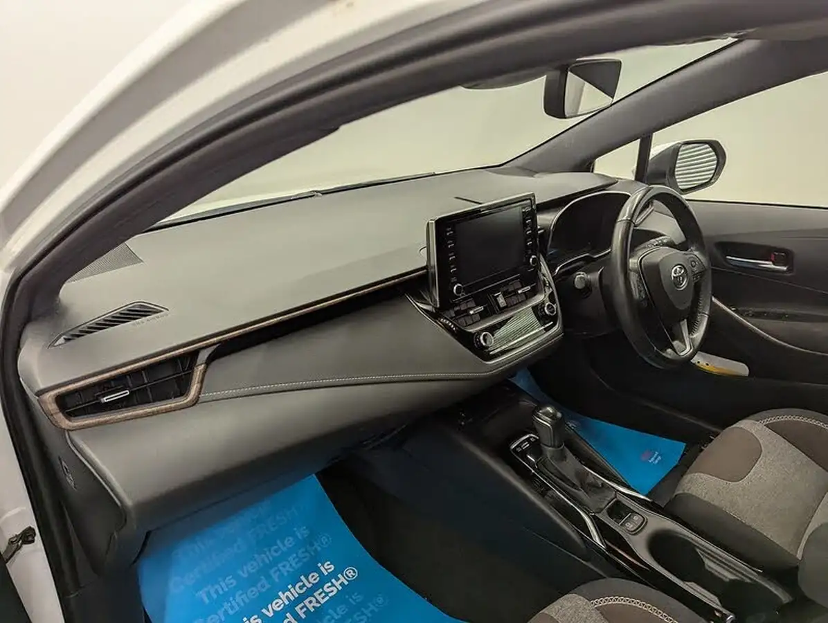 2021-toyota-corolla-18-vvt-i-trek-big-23