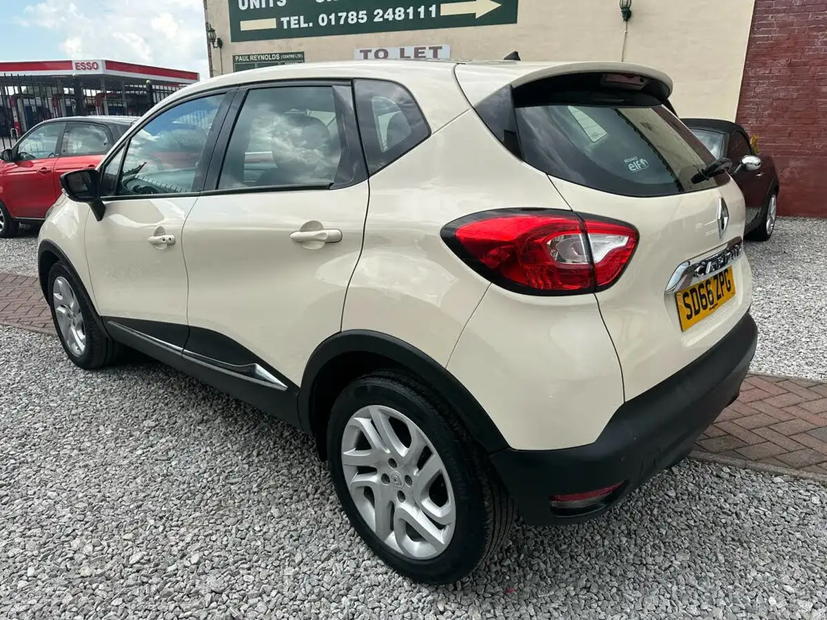 2016-renault-captur-09-dynamique-nav-big-3