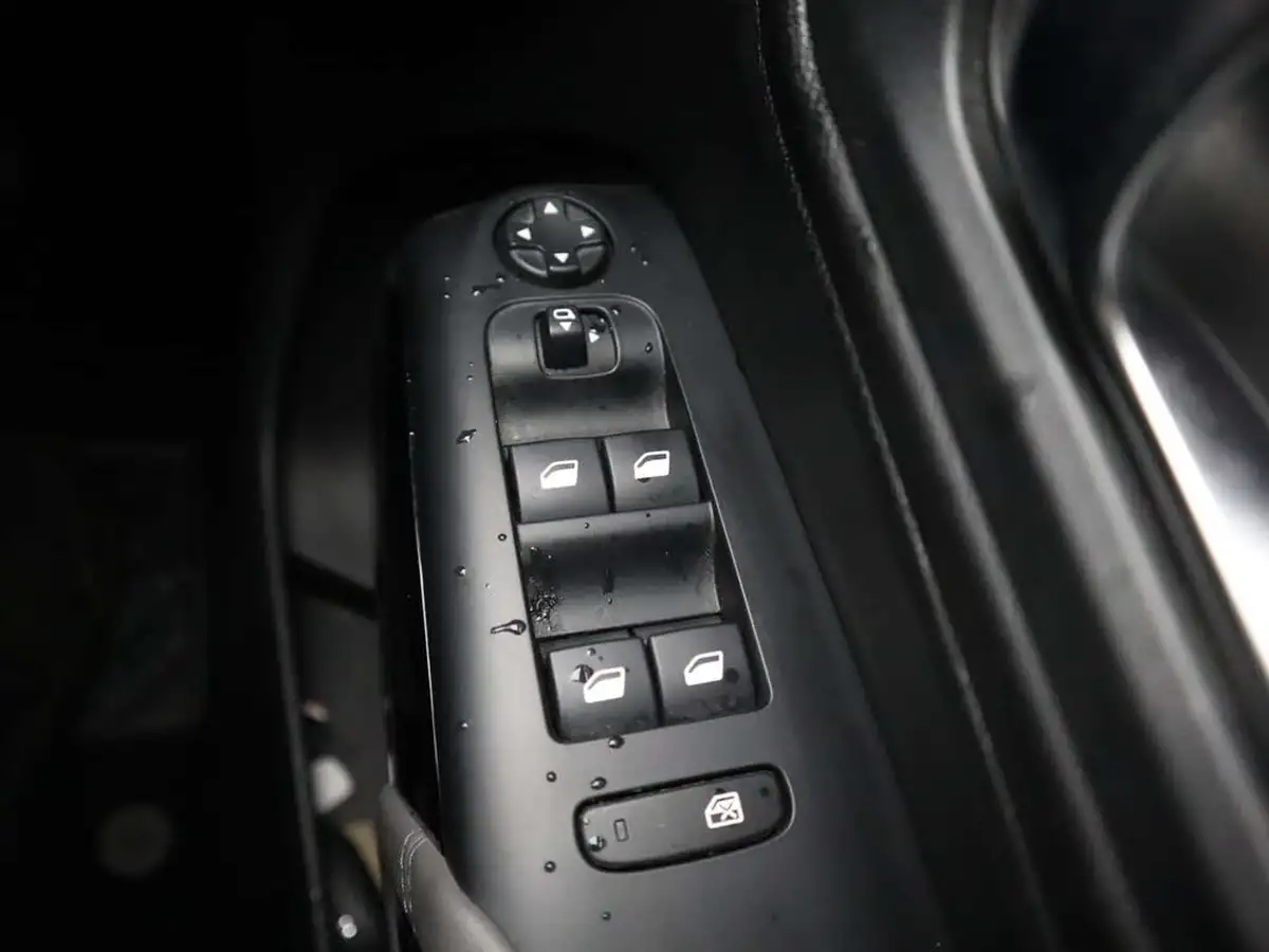2022-citroen-c5-aircross-15bluehdi-shine-ss-big-37
