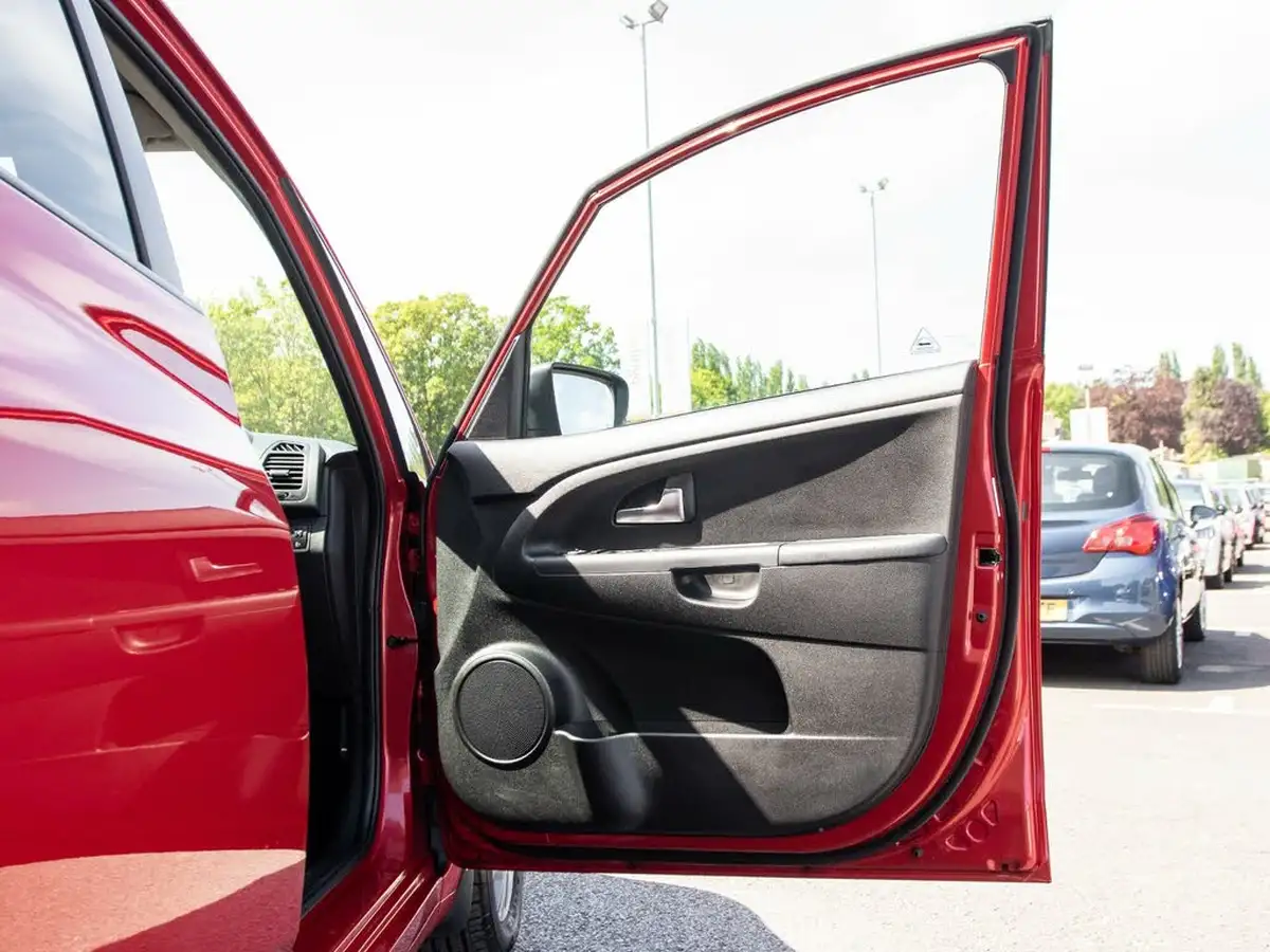 2017-kia-venga-16-4-auto-big-13