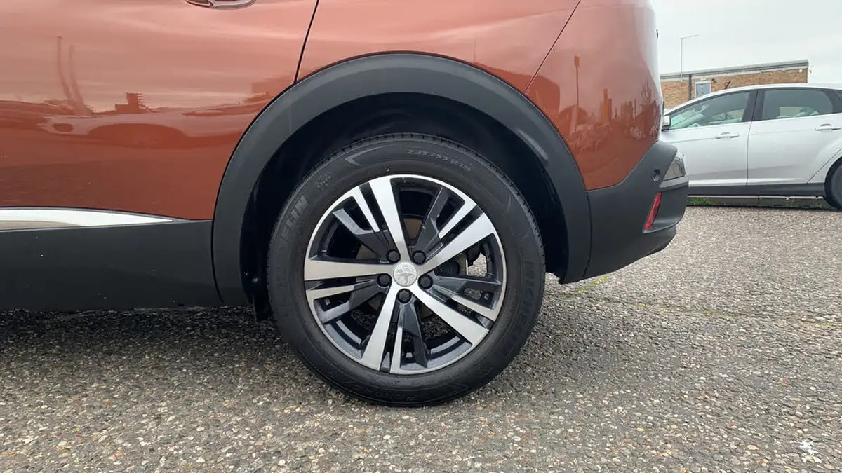 2017-peugeot-3008-suv-12-puretech-allure-big-14
