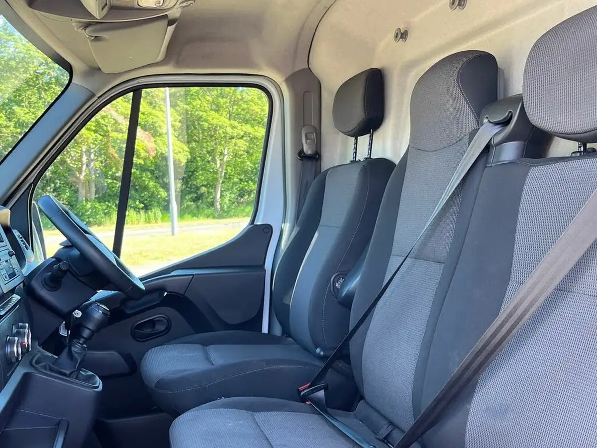2022-renault-master-23dci-lm35-135-business-panel-big-9