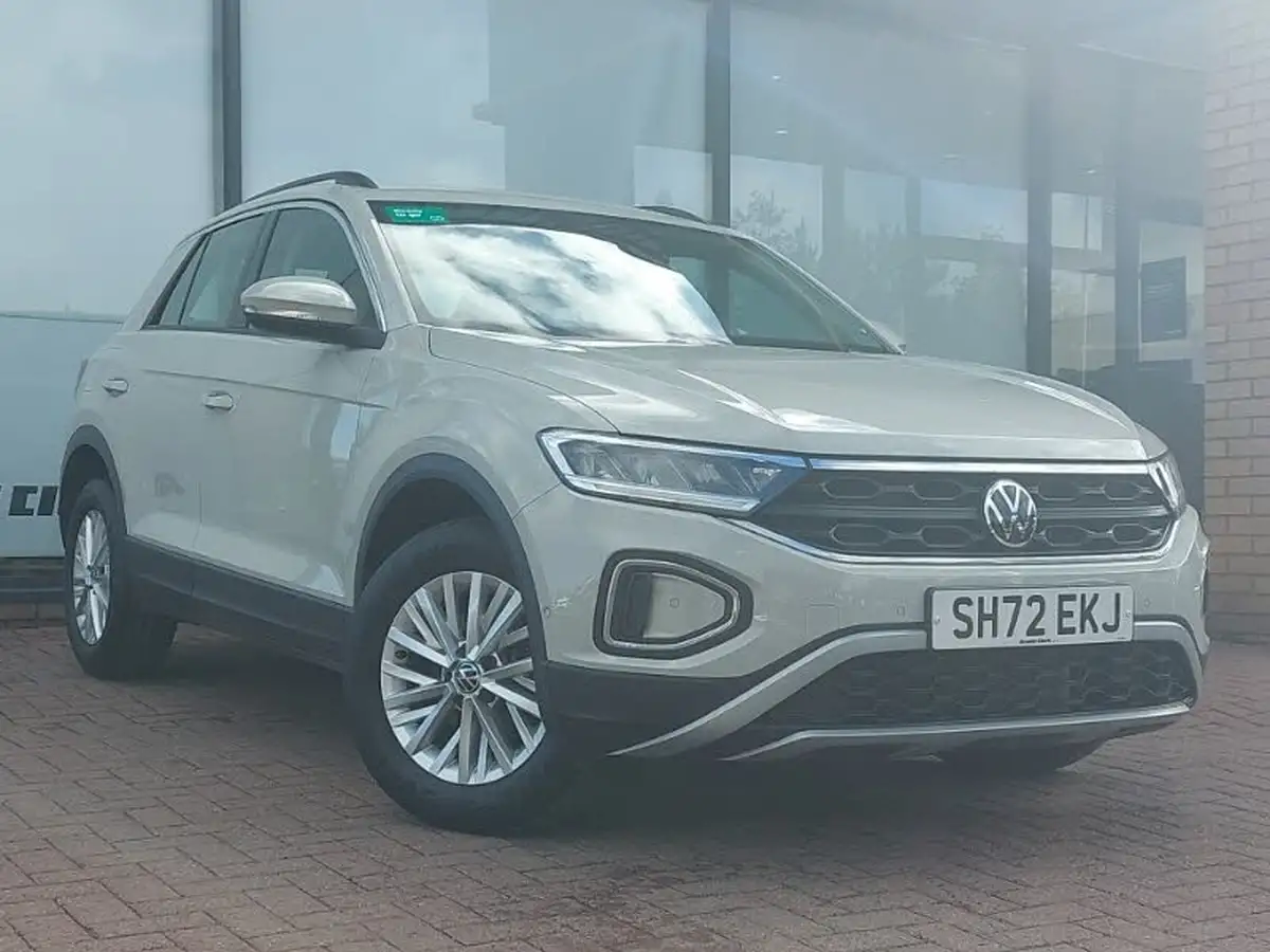 2023-volkswagen-t-roc-10-tsi-life-big-0