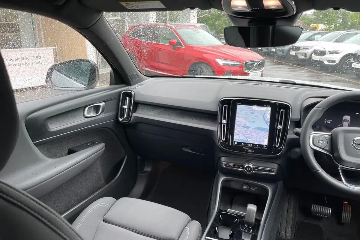 2023-volvo-xc40-e-twin-recharge-core-big-30
