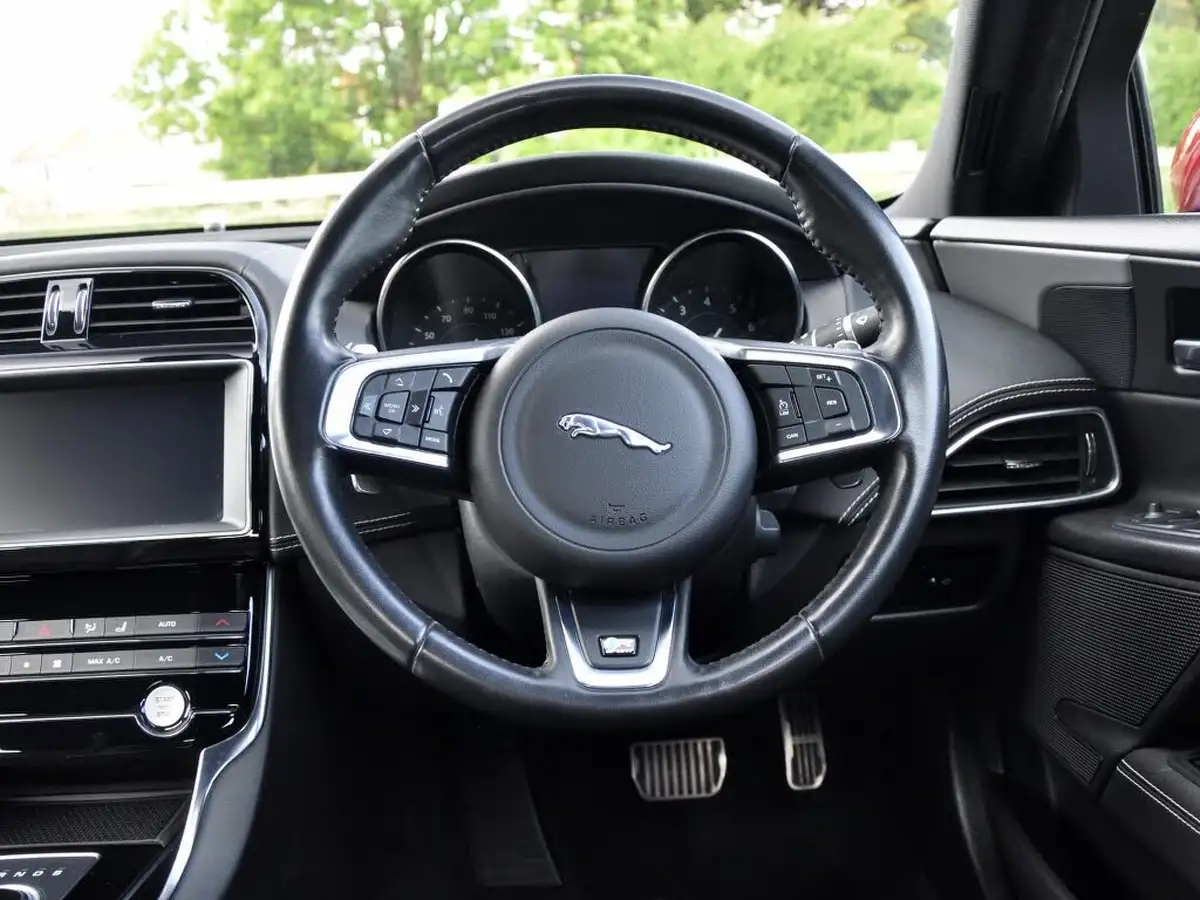2018-jaguar-xe-20i-r-sport-200ps-1997cc-big-57