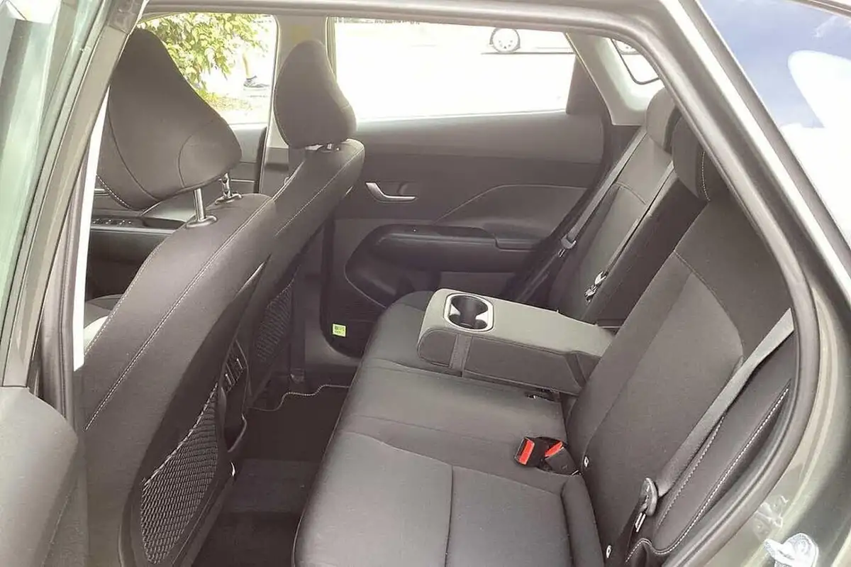 2025-hyundai-kona-16-t-gdi-advance-dct-big-12