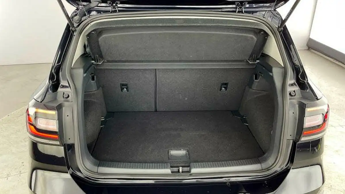 2021-volkswagen-t-cross-10-tsi-active-95ps-big-31