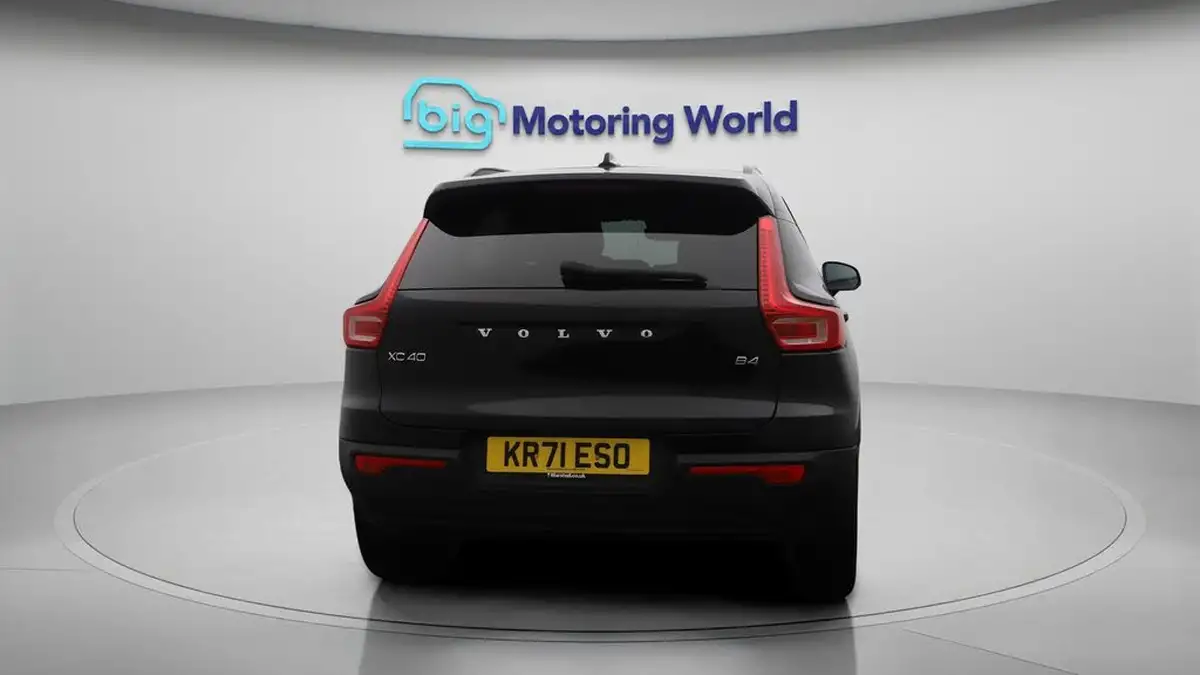 2022-volvo-xc40-20-b4-r-design-big-6