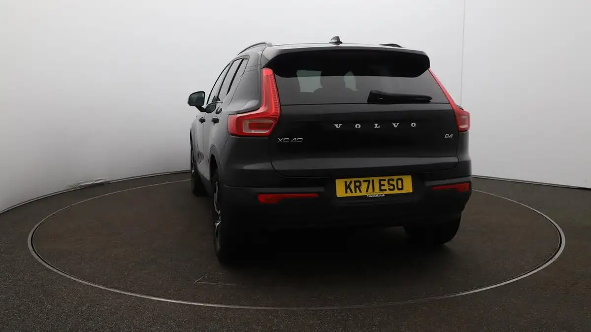 2022-volvo-xc40-20-b4-r-design-big-58