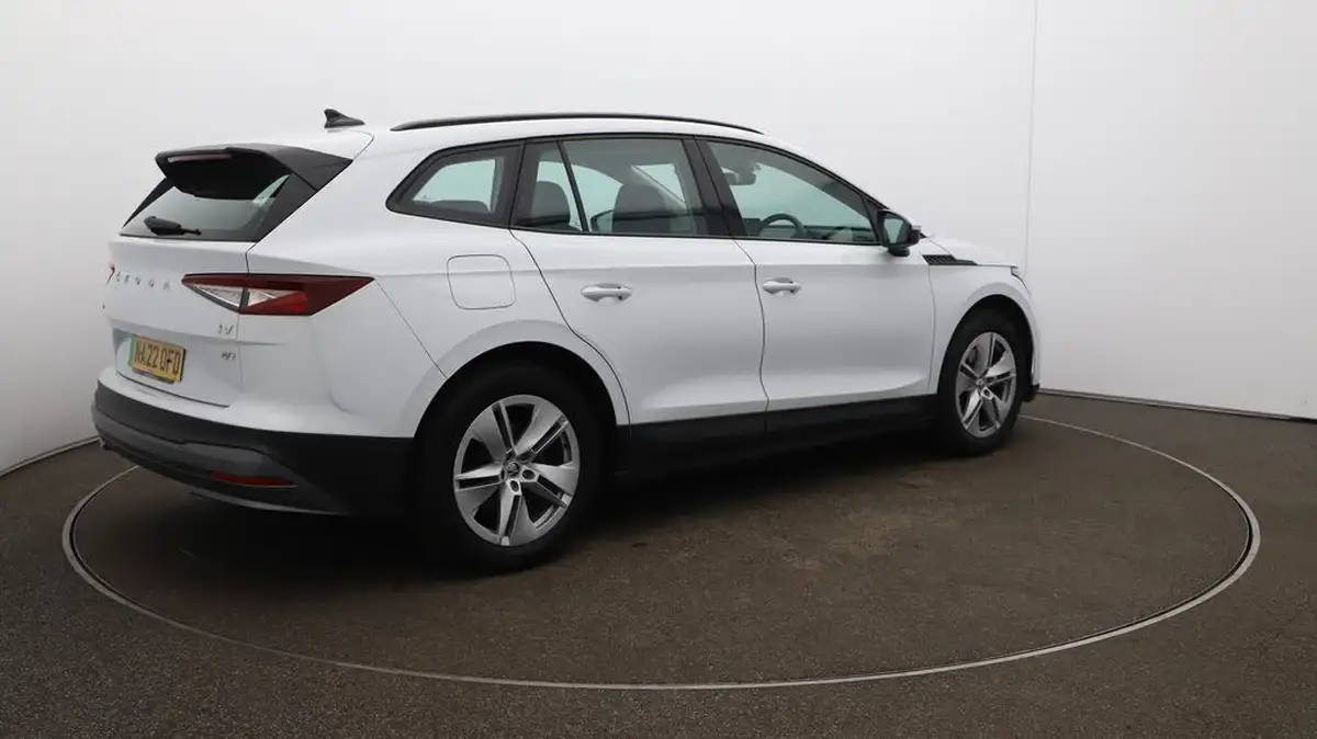 2022-skoda-enyaq-e-60-big-52