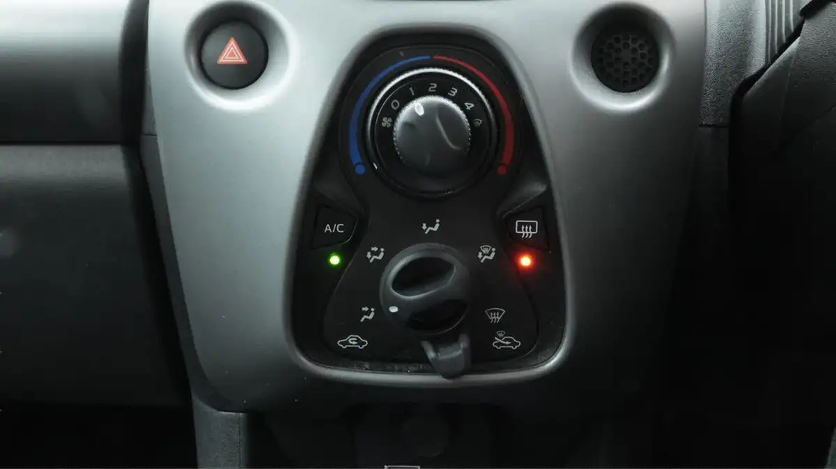 2020-toyota-aygo-10-vvt-i-x-play-tss-big-12
