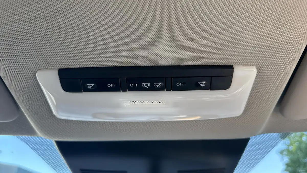 2020-nissan-leaf-e-tekna-big-33