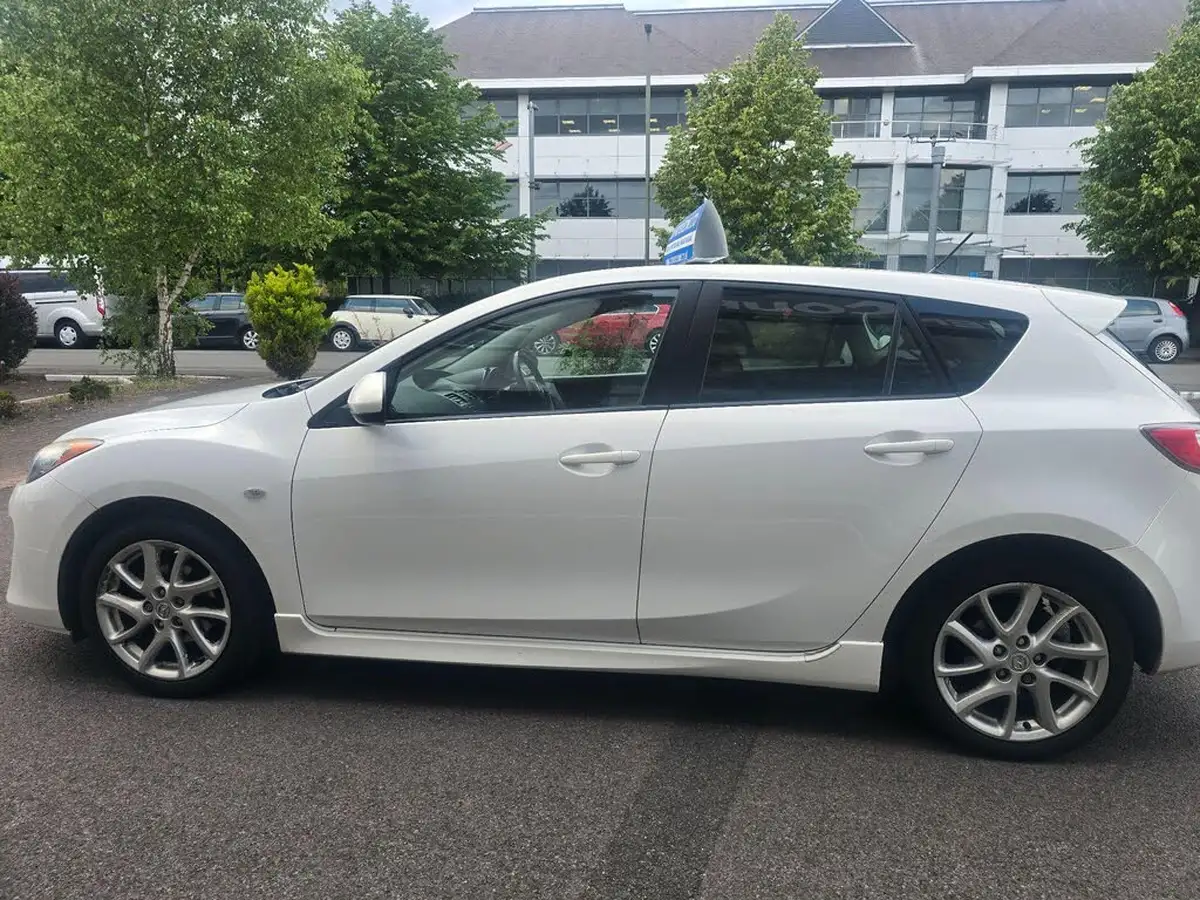2012-mazda-mazda3-16-sport-big-3