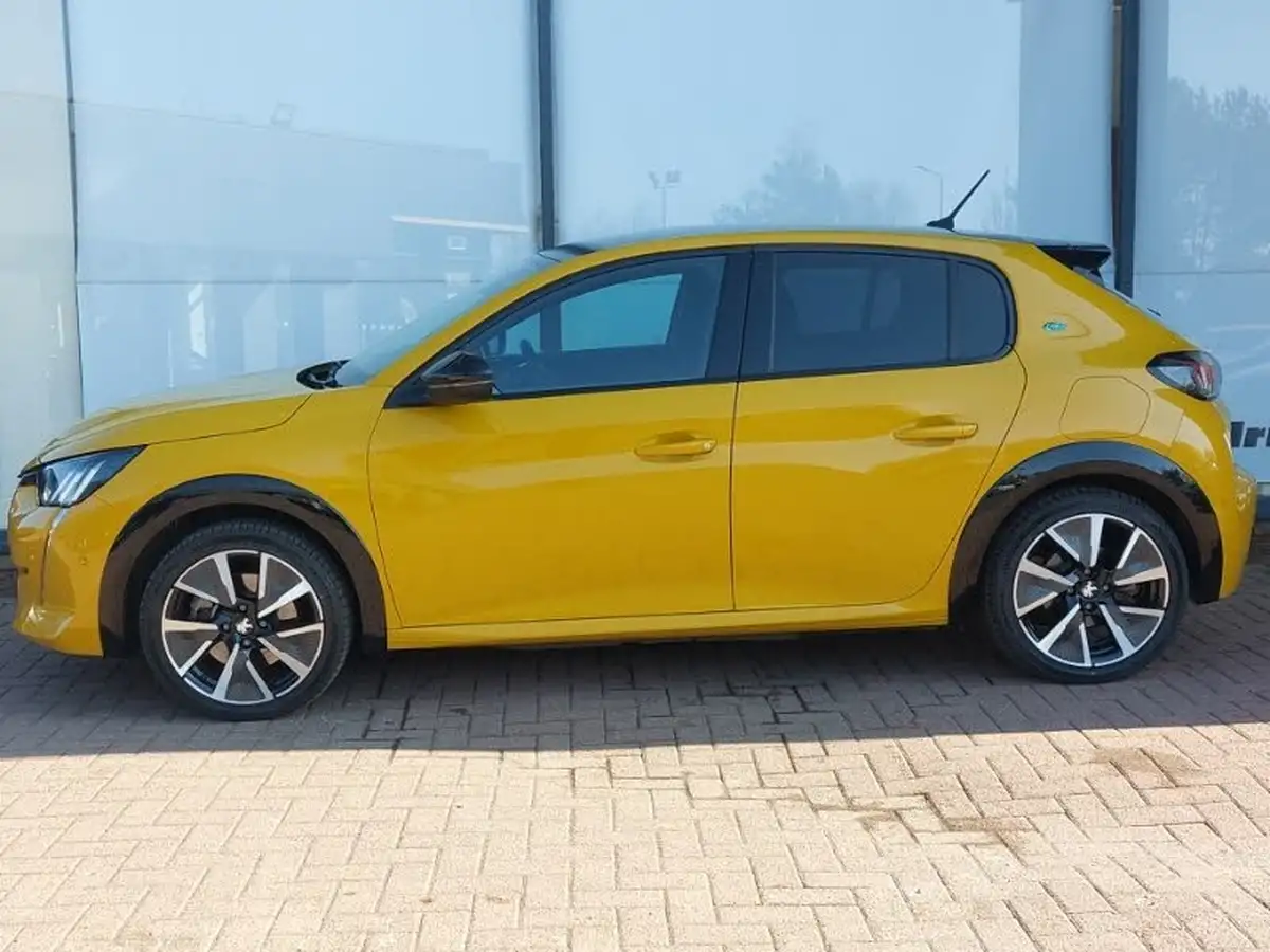 2021-peugeot-208-e-gt-premium-big-3