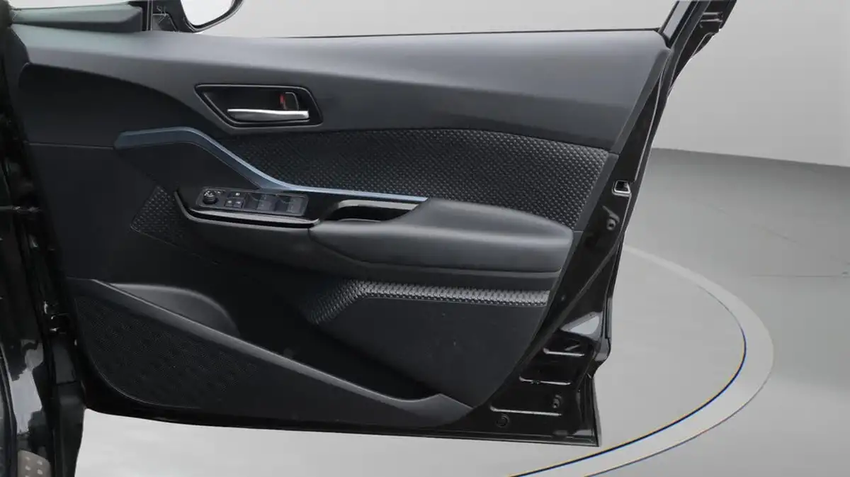 2022-toyota-c-hr-20-vvt-i-design-big-15