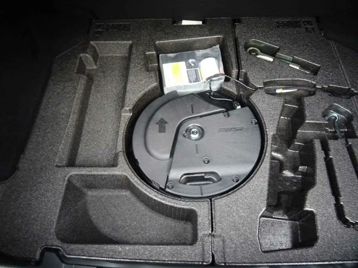 2025-mazda-mazda3-25-e-skyactiv-g-exclusive-line-big-23
