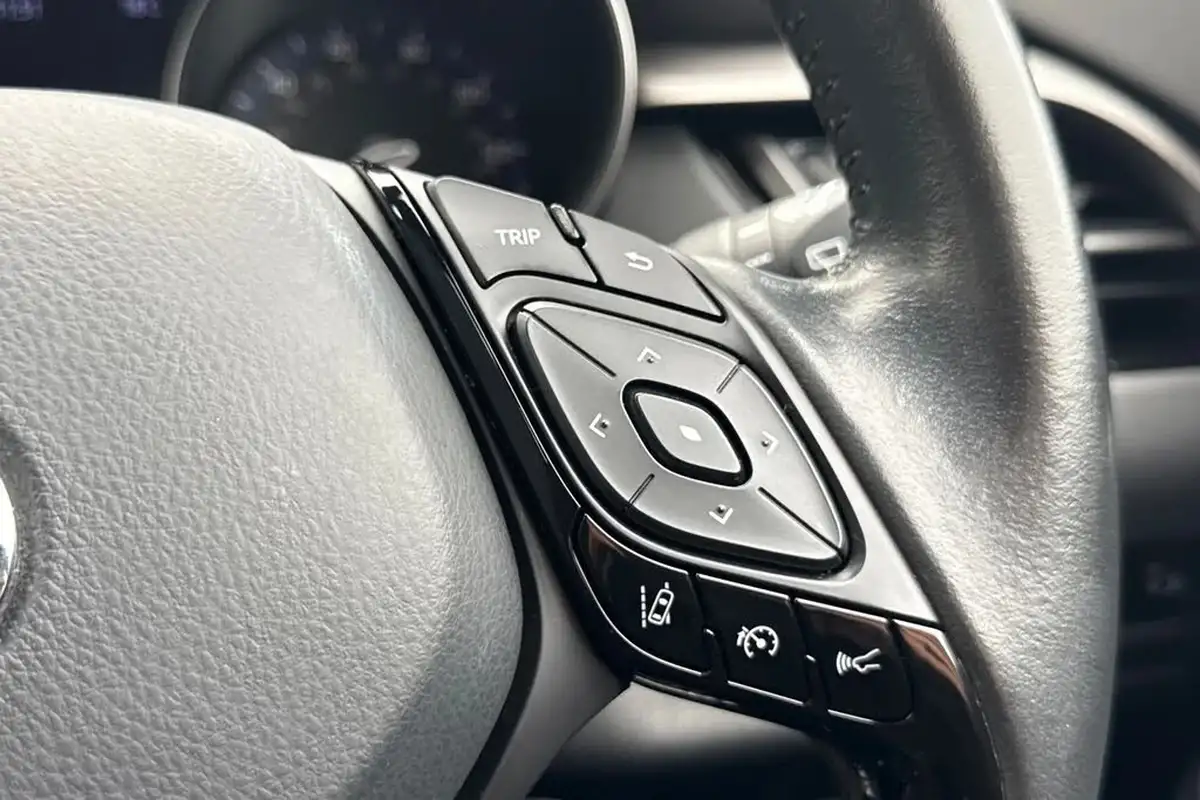 2021-toyota-c-hr-18-vvt-i-icon-big-30